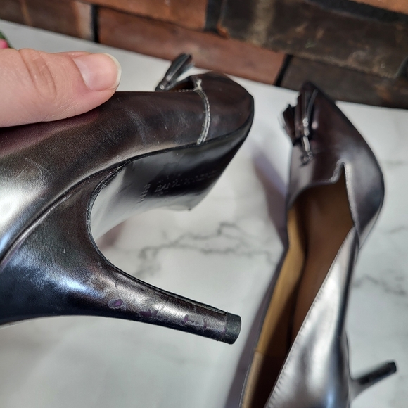 Banana Republic Metallic Gun Metal Gray Tasseled Heels - Picture 10 of 13